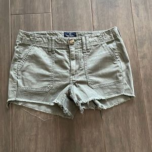American Eagle olive green shorts